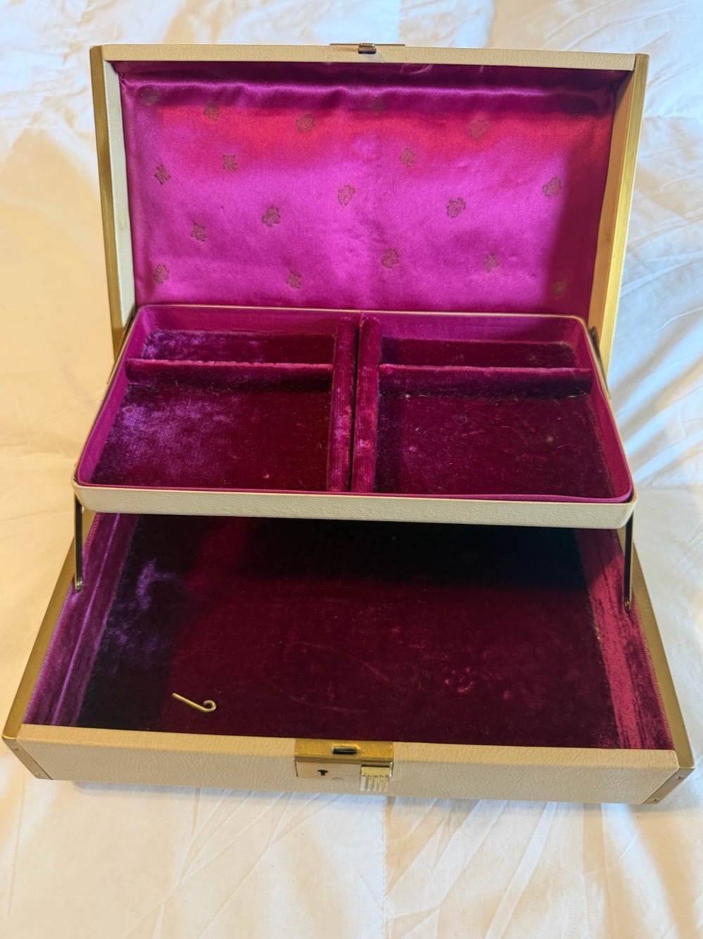 Vintage 1950s Velvet Lined Locking Portable Jewelry Box ~ cream/ gold/ fuchsia